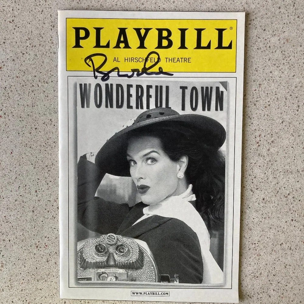 Signed BROOKE SHIELDS (only) Playbill WONDERFUL TOWN JENNIFER HOPE WILLS 2005 - Picture 1 of 3